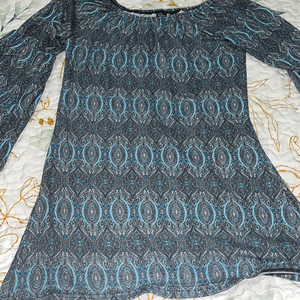 Win Win, Bell Sleeve Tunic